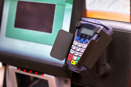 信用卡刷卡有几种方式？手机代替pos机刷卡大势所趋