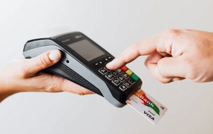 云南红塔银行信用卡的额度如何转出来？推荐无需pos机的刷卡软件app