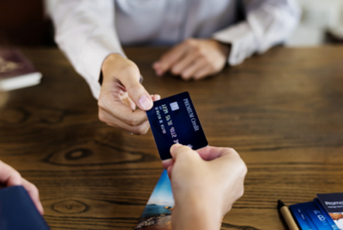 ​信用卡没有刷卡机怎么刷钱出来？推荐一款手机刷卡app