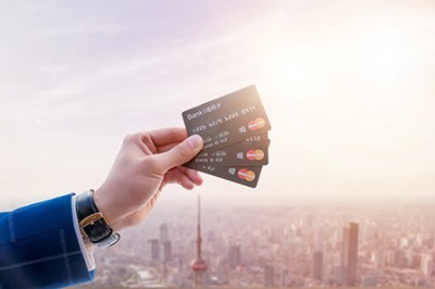 网上申请信用卡多久到